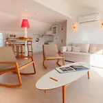 アパートホテル Kalkan Suites Hotel 4*