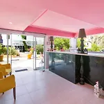 Kalkan Suites Hotel カルカン