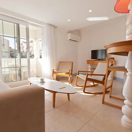 Ξενοδοχείο με διαμερίσματα Kalkan Suites Hotel Καλκάν