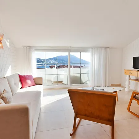 Ξενοδοχείο με διαμερίσματα Kalkan Suites Hotel