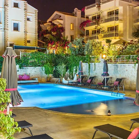 Ξενοδοχείο με διαμερίσματα Kalkan Suites Hotel 4*